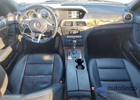 2013 Mercedes-Benz C 300 4Matic z USA, uszkodzony, nr VIN WDDGF8AB9DA819316